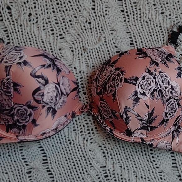 Victoria's Secret Very Sexy push up Bra NWT - Picture 4 of 6